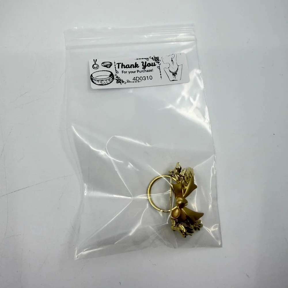 Brooch Vintage Gold Tone Bow Napkin Ring Holly Leaf Christmas Holiday Statement